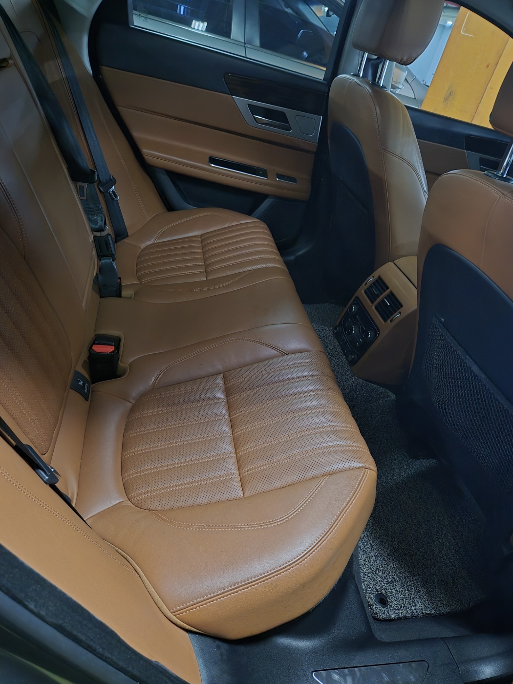 6labd9goz1us691174.jpg