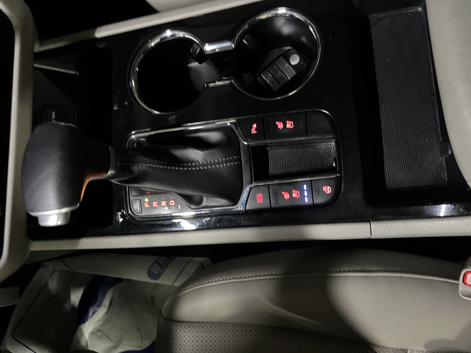 4q2mqlhvcz1w745309.jpg