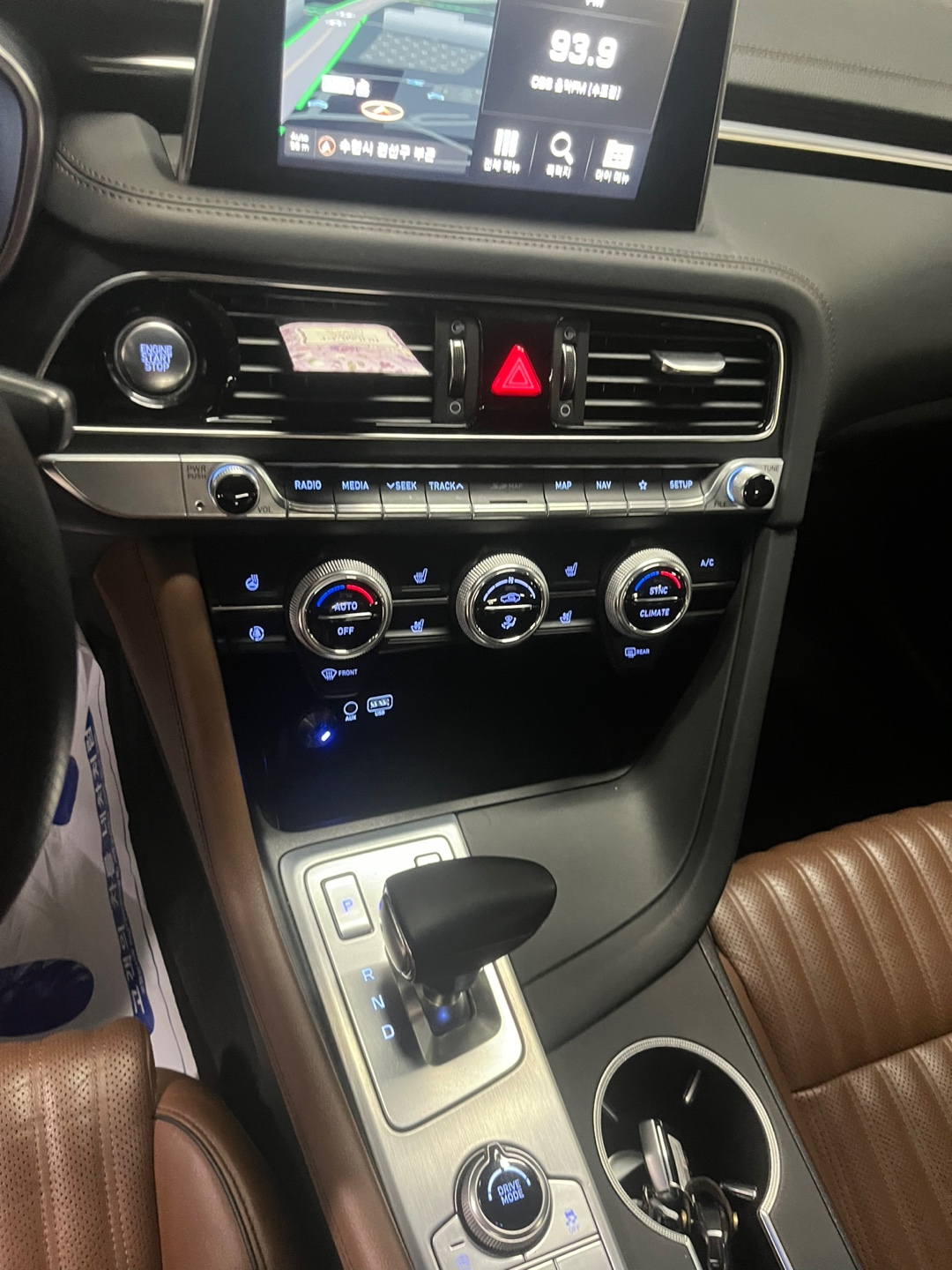 5nvcr23hghc4928176.jpg